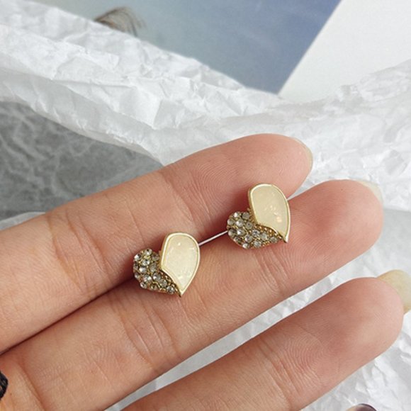 💙Unique Rhinestone Shell Hearts Stud Earrings - Picture 4 of 11